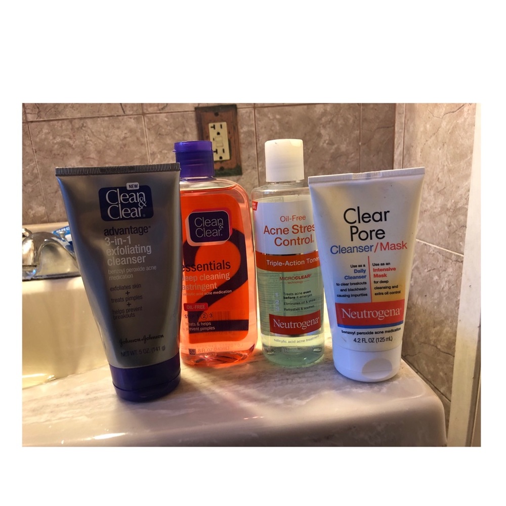 Clean & Clear | Neutrogena Bundle